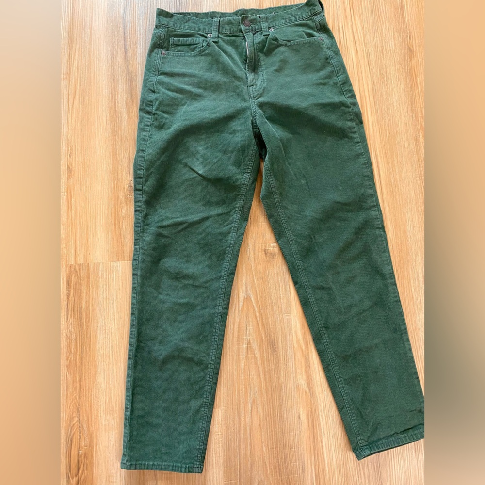 ❤️🥰❤️American Eagle Navy Green Mom High Waisted Corduroy Straight Leg Pants